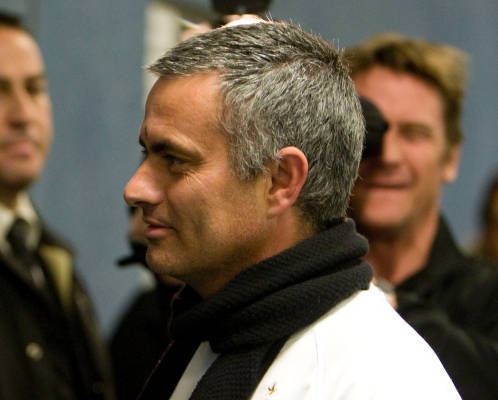 包含今夜不来梅调整名单以备欧冠，防线松动环节打磨，悬念犹存，纪律约束更严格的词条APP下载