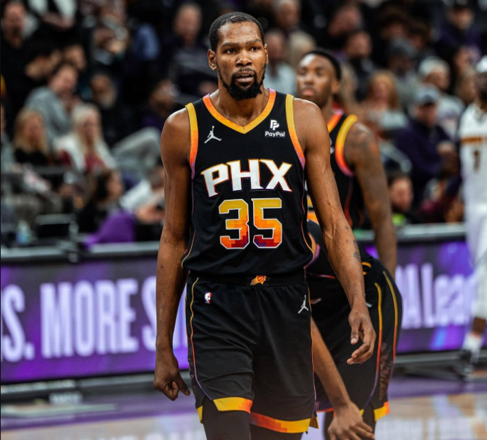 杜兰特连续十五场比赛得分超过连败，加拿大队挑战极限！的简单介绍中国九游体育