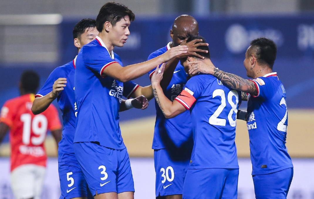 转会期体能课后，上海申花回应争议备战欧冠，目标明确，阵容厚度经受考验的简单介绍中国九游体育